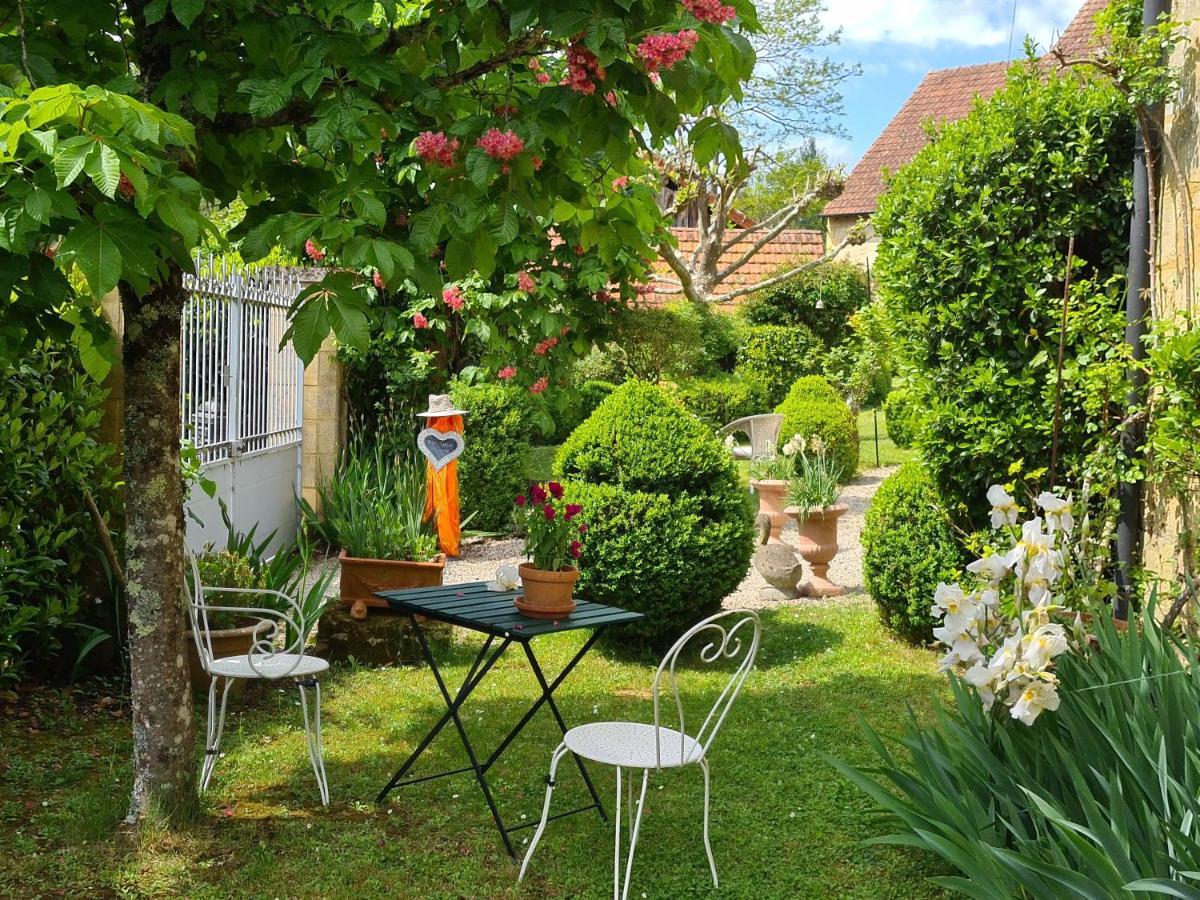 Ferme De Tayac - Charme Avec Pool Hotell Les Eyzies Exteriör bild
