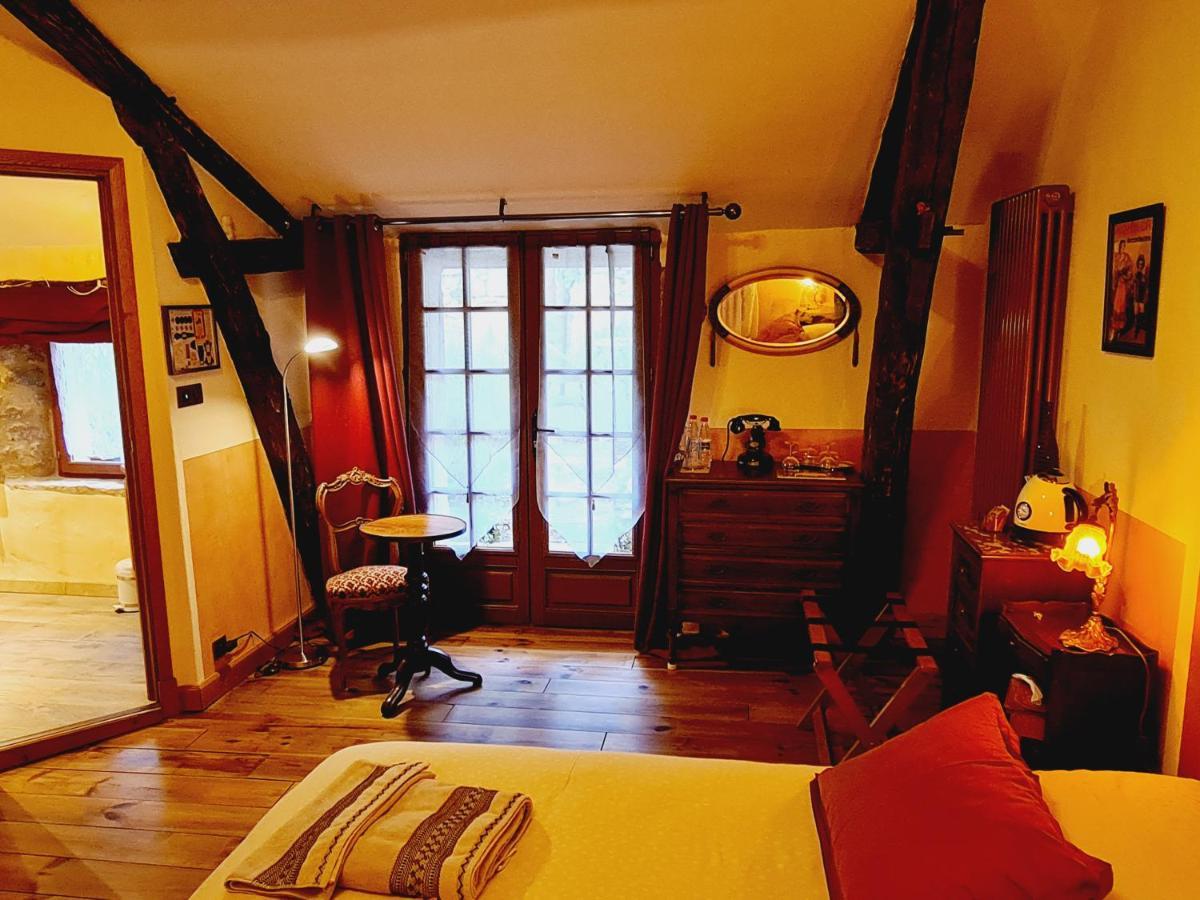 Ferme De Tayac - Charme Avec Pool Hotell Les Eyzies Exteriör bild