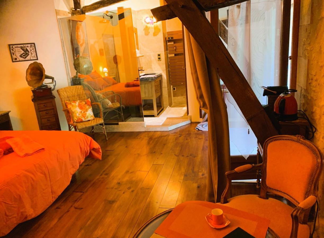 Ferme De Tayac - Charme Avec Pool Hotell Les Eyzies Exteriör bild