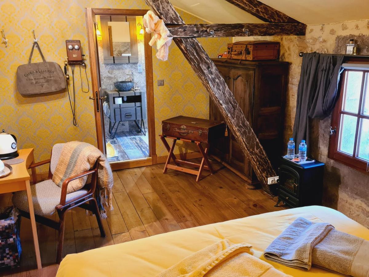 Ferme De Tayac - Charme Avec Pool Hotell Les Eyzies Exteriör bild