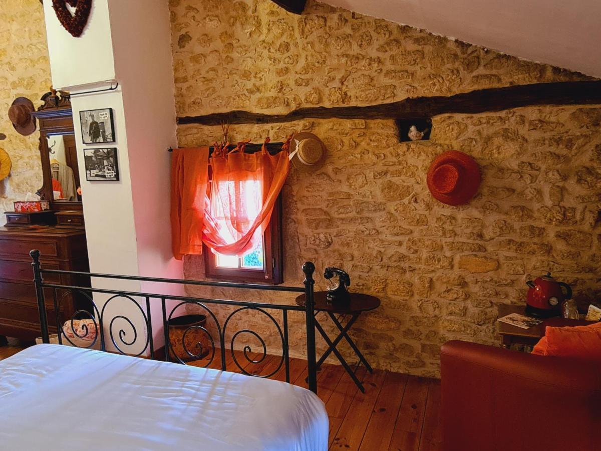 Ferme De Tayac - Charme Avec Pool Hotell Les Eyzies Exteriör bild